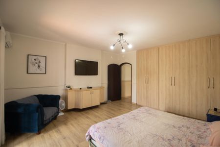 Casa à venda com 257m², 4 quartos e 3 vagas Casa à venda com 257m², 4 quartos e 3 vagasSuíte