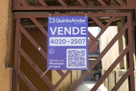 Casa à venda com 150m², 1 quarto e 2 vagasPlaca instalada no portão do imóvel