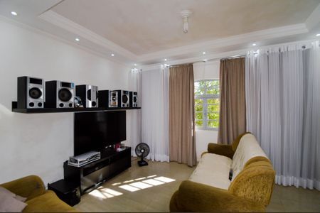 Casa à venda com 160m², 2 quartos e 6 vagasSala