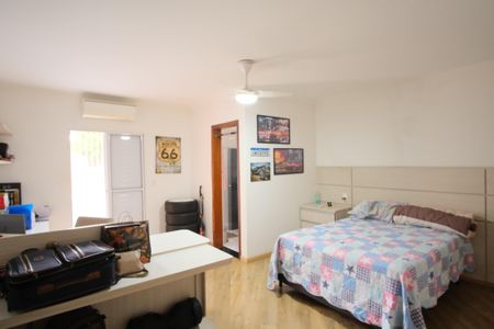 Casa à venda com 256m², 3 quartos e 4 vagasSuíte 1