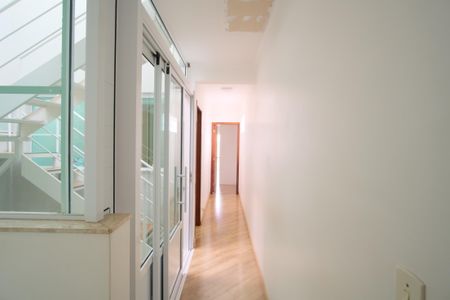 Casa à venda com 256m², 3 quartos e 4 vagasCorredor