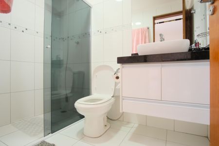 Casa à venda com 256m², 3 quartos e 4 vagasBanheiro da Suíte 1