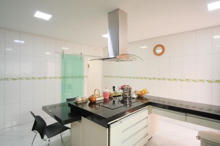 Casa à venda com 256m², 3 quartos e 4 vagasCozinha