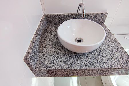 Casa à venda com 80m², 3 quartos e 1 vaga Casa à venda com 80m², 3 quartos e 1 vagaBanheiro