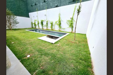 Casa de condomínio à venda com 530m², 3 quartos e 3 vagas