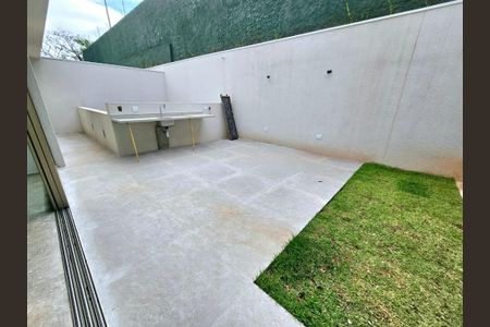 Casa de condomínio à venda com 530m², 3 quartos e 3 vagas