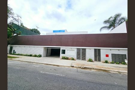 Casa de condomínio à venda com 530m², 3 quartos e 3 vagas