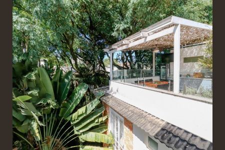 Casa de condomínio à venda com 744m², 4 quartos e 5 vagas