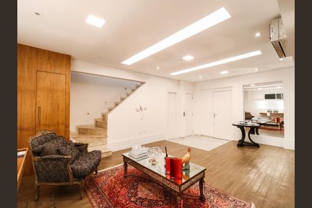 Casa de condomínio à venda com 744m², 4 quartos e 5 vagas