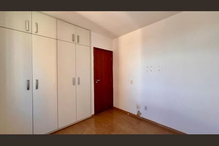 Apartamento à venda com 111m², 3 quartos e 2 vagasQuarto