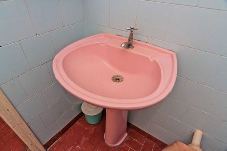 Casa à venda com 200m², 3 quartos e 1 vaga Casa à venda com 200m², 3 quartos e 1 vagaBanheiro