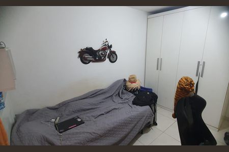 Casa de condomínio à venda com 100m², 3 quartos e 1 vagaQuarto 2