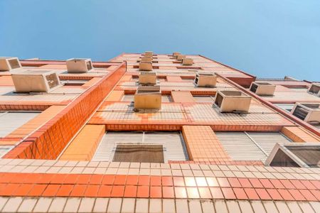 Apartamento à venda com 60m², 2 quartos e 1 vaga Apartamento à venda com 60m², 2 quartos e 1 vagaFachada