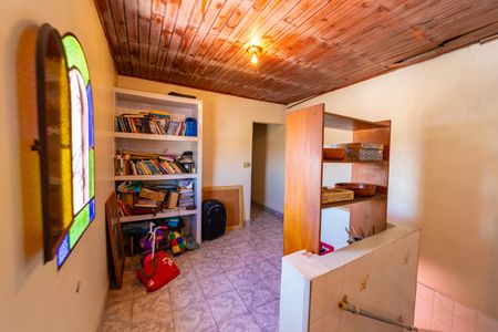 Casa à venda com 170m², 3 quartos e 6 vagasCorredor