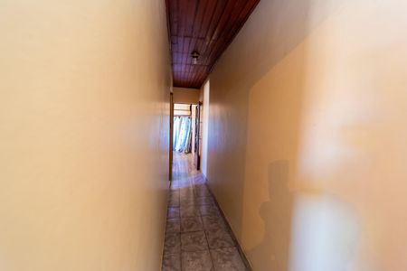 Casa à venda com 170m², 3 quartos e 6 vagasCorredor