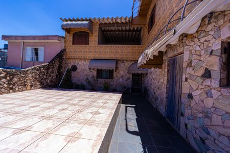 Casa à venda com 170m², 3 quartos e 6 vagasEntrada