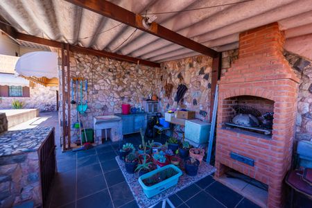 Casa à venda com 170m², 3 quartos e 6 vagasÁrea gourmet