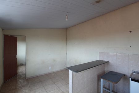 Casa à venda com 360m², 5 quartos e 2 vagasCasa dos Fundos | Sala e Cozinha