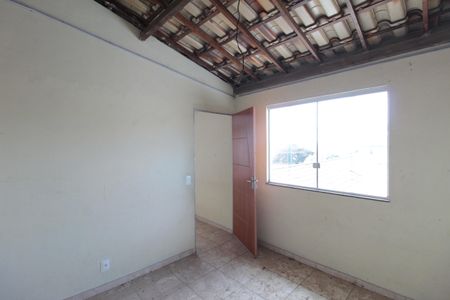 Casa à venda com 360m², 5 quartos e 2 vagasCasa dos Fundos | Quarto