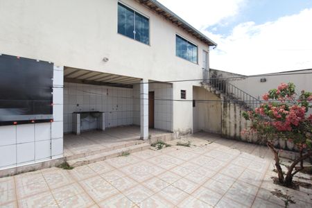 Casa à venda com 360m², 5 quartos e 2 vagasQuintal