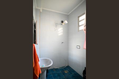 Casa à venda com 300m², 4 quartos e 6 vagas Casa à venda com 300m², 4 quartos e 6 vagasBanheiro de Serviço