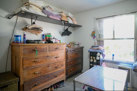 Casa à venda com 300m², 4 quartos e 6 vagas Casa à venda com 300m², 4 quartos e 6 vagasCloset - Quarto 2 Suite