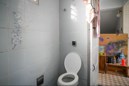 Casa à venda com 300m², 4 quartos e 6 vagas Casa à venda com 300m², 4 quartos e 6 vagasBanheiro de Serviço