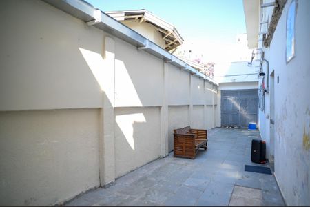 Casa à venda com 300m², 4 quartos e 6 vagas Casa à venda com 300m², 4 quartos e 6 vagasQuintal