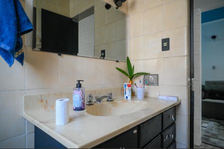 Casa à venda com 300m², 4 quartos e 6 vagas Casa à venda com 300m², 4 quartos e 6 vagasLavabo