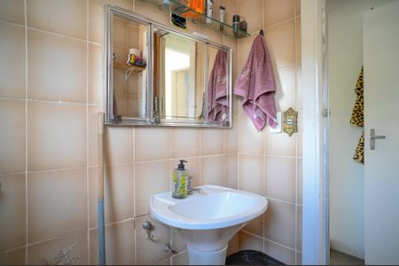 Casa à venda com 300m², 4 quartos e 6 vagas Casa à venda com 300m², 4 quartos e 6 vagasBanheiro do Quarto 2 Suite