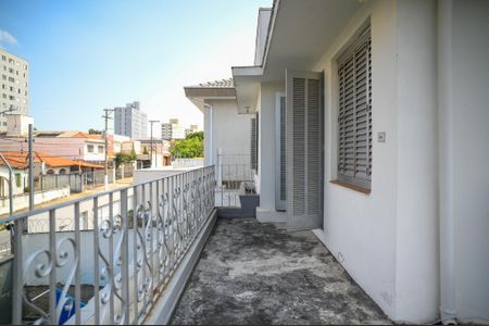 Casa à venda com 300m², 4 quartos e 6 vagas Casa à venda com 300m², 4 quartos e 6 vagasVaranda - Quarto 2 Suite
