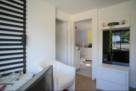 Casa à venda com 300m², 4 quartos e 6 vagas Casa à venda com 300m², 4 quartos e 6 vagasSala 2