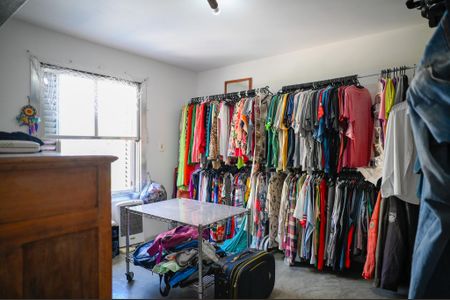 Casa à venda com 300m², 4 quartos e 6 vagas Casa à venda com 300m², 4 quartos e 6 vagasCloset - Quarto 2 Suite