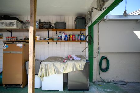 Casa à venda com 300m², 4 quartos e 6 vagas Casa à venda com 300m², 4 quartos e 6 vagasÁrea de Serviço