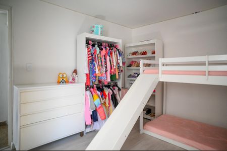 Casa à venda com 300m², 4 quartos e 6 vagas Casa à venda com 300m², 4 quartos e 6 vagasQuarto 1