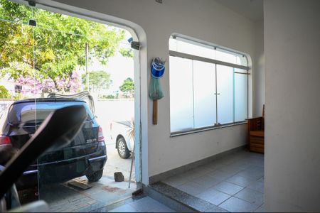 Casa à venda com 300m², 4 quartos e 6 vagas Casa à venda com 300m², 4 quartos e 6 vagasHall de entrada