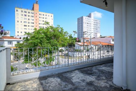 Casa à venda com 300m², 4 quartos e 6 vagas Casa à venda com 300m², 4 quartos e 6 vagasVaranda - Quarto 2 Suite