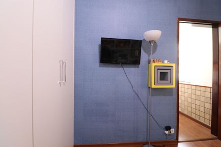 Casa de condomínio à venda com 300m², 4 quartos e 2 vagasQuarto