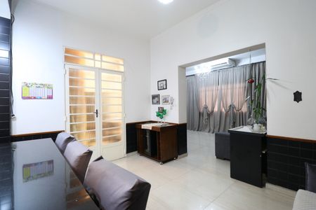 Casa de condomínio à venda com 300m², 4 quartos e 2 vagasSala de Jantar