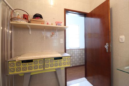 Casa de condomínio à venda com 300m², 4 quartos e 2 vagasBanheiro Social
