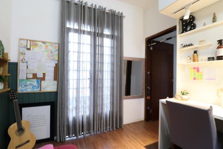 Casa de condomínio à venda com 300m², 4 quartos e 2 vagasSuíte 2