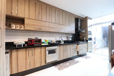 Casa de condomínio à venda com 300m², 4 quartos e 2 vagasCozinha