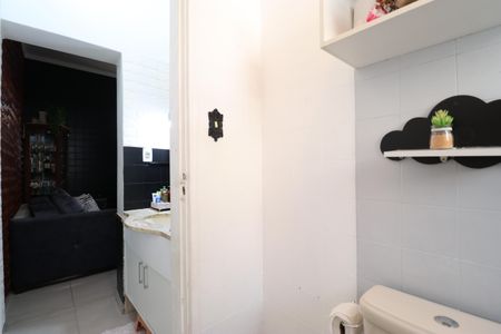 Casa de condomínio à venda com 300m², 4 quartos e 2 vagasLavabo