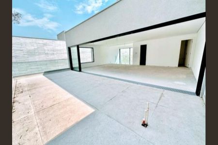 Casa de condomínio à venda com 530m², 4 quartos e 5 vagas
