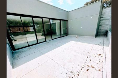 Casa de condomínio à venda com 530m², 4 quartos e 5 vagas