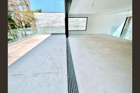 Casa de condomínio à venda com 530m², 4 quartos e 5 vagas