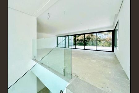 Casa de condomínio à venda com 530m², 4 quartos e 5 vagas