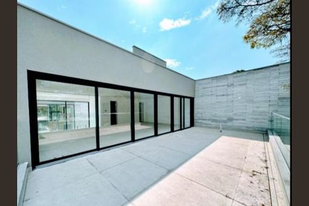 Casa de condomínio à venda com 530m², 4 quartos e 5 vagas