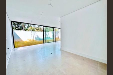 Casa de condomínio à venda com 530m², 4 quartos e 5 vagas