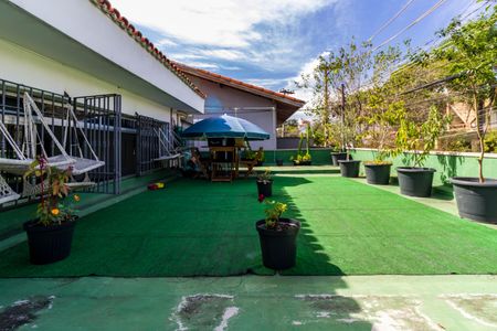 Casa à venda com 358m², 3 quartos e 5 vagas Casa à venda com 358m², 3 quartos e 5 vagasVaranda 2